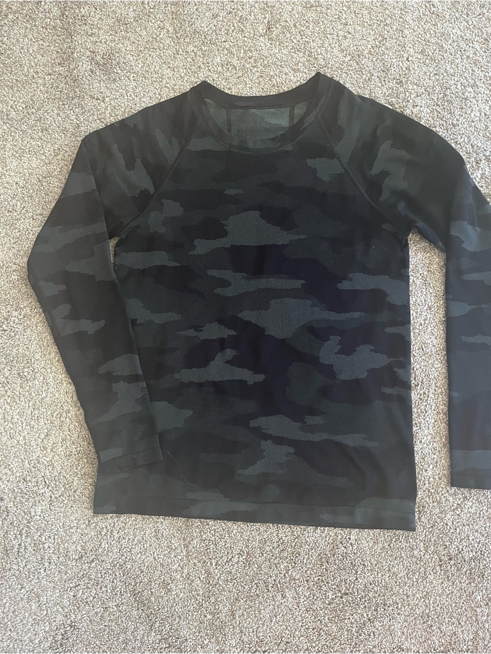 Athleta Women's Long Sleeve Camo Crew - Black & Dark Gray
